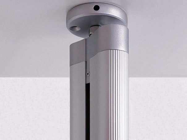 Detailansicht Alu Boden-Decken-Profil SOFT von FRANK Schranksysteme zur stabilen Befestigung zwischen Boden und Decke