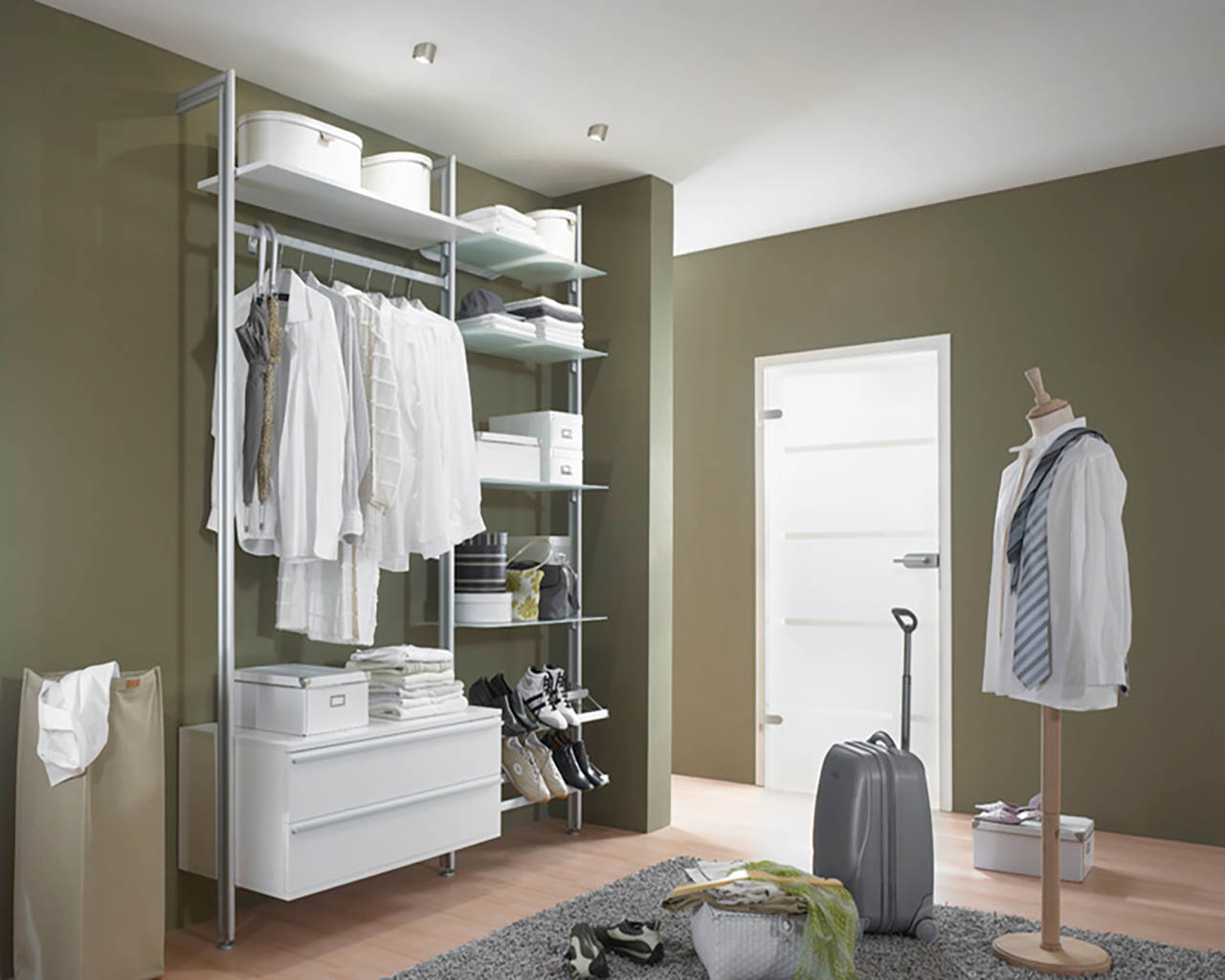 Begehbarer Kleiderschrank FORTIS kompakt & flexibel von FRANK Schranksysteme