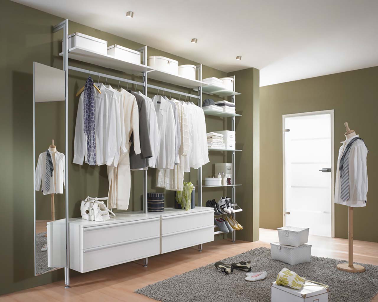 Begehbarer Kleiderschrank FORTIS+ ohne LED Begehbarer Kleiderschrank FORTIS+ ohne LED