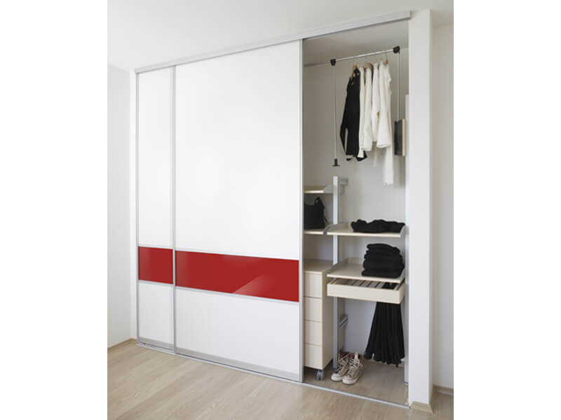Schiebetür vor Schranksystem in Nische DRIVE Modell Quadro Füllung Glas Weiß-Rot