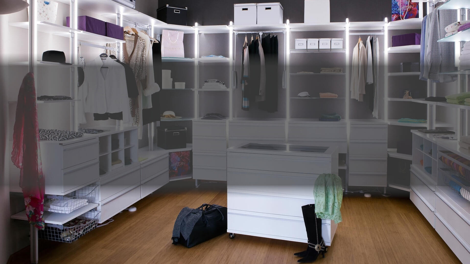 Individuelles Schranksystem von FRANK Schranksysteme - Novemberaktion mit bis zu 22% Rabatt, 5 % Skonto oder 0 % Finanzierung