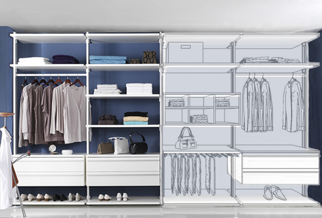 Schranksystem Paso als Teil-Fotomontage Ein weißer Kleiderschrank vor einer blauen Wand, auf der linken Seite als Foto auf der rechten Seite weiterführend als Skizze dargestellt.