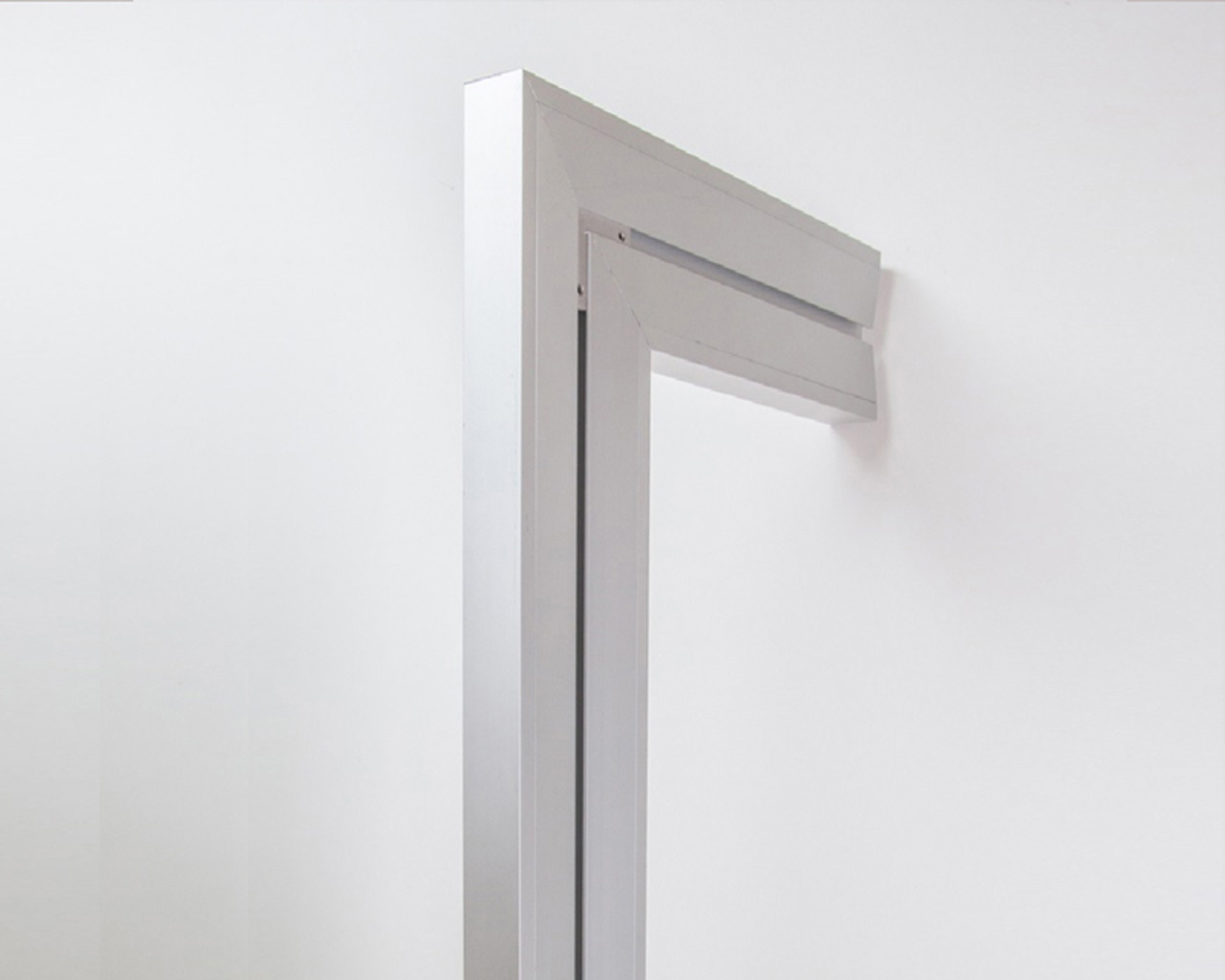 3tlg. Boden-Wand-Profil für Beleuchtung vorne Länge 244 cm