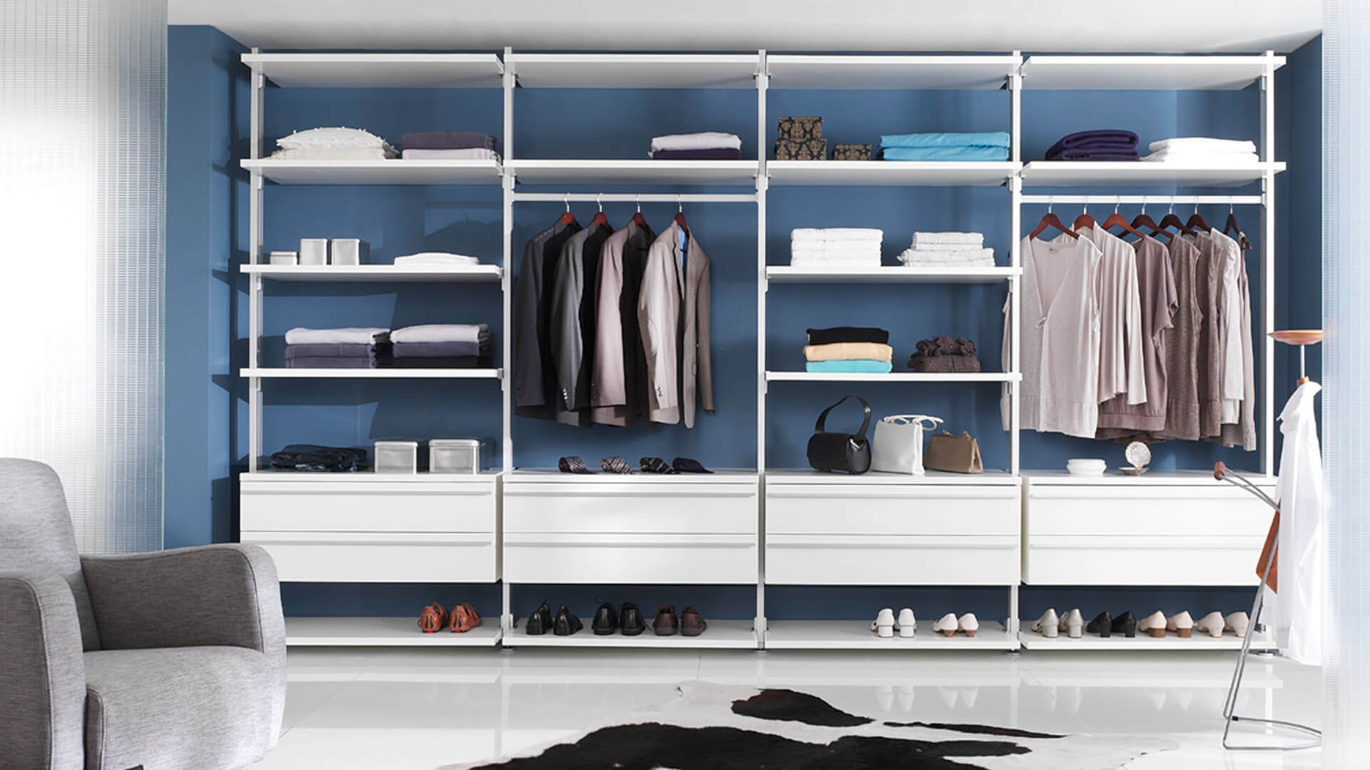 Begehbarer Kleiderschrank PASO aus der Serie PREMIUM von FRANK Schranksysteme