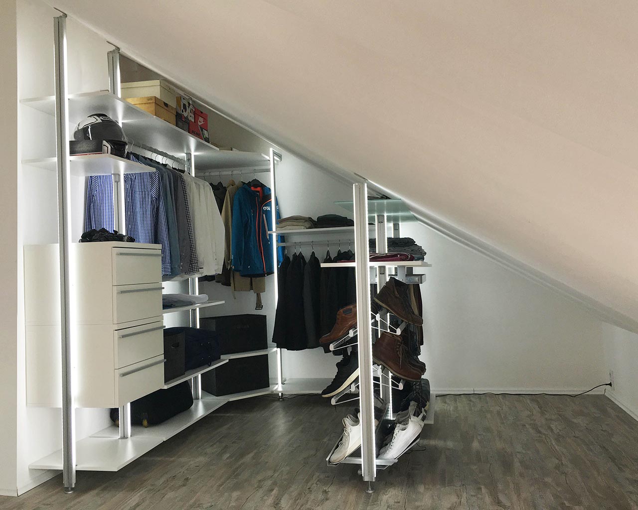 Begehbarer Kleiderschrank MADRID für Dachräume (Premium) FRANK Begehbarer Kleiderschrank MADRID für Dachräume (Premium) FRANK